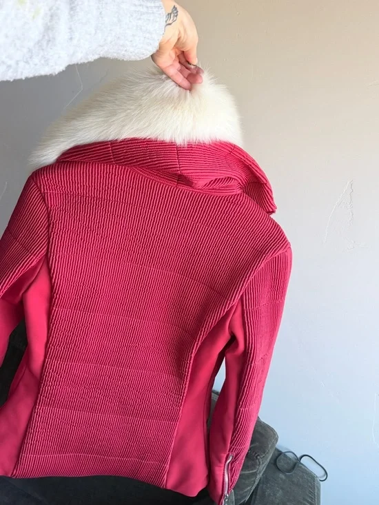 Fusalp Pink-Red Quilted Ski Jacket with Cream Faux Fur Collar - Picture 6 of 6